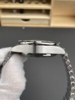 Breitling Chronomat B01 42 Series 1:1 Top-Tier Replica Watch — Swiss 904L Stainless Steel Case, Black Dial - Image 7