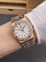 Audemars Piguet Royal Oak Swiss Automatic 34MM Swiss Watch in Rose Gold Casing – 1:1 Mirror Replica Edition - Image 10